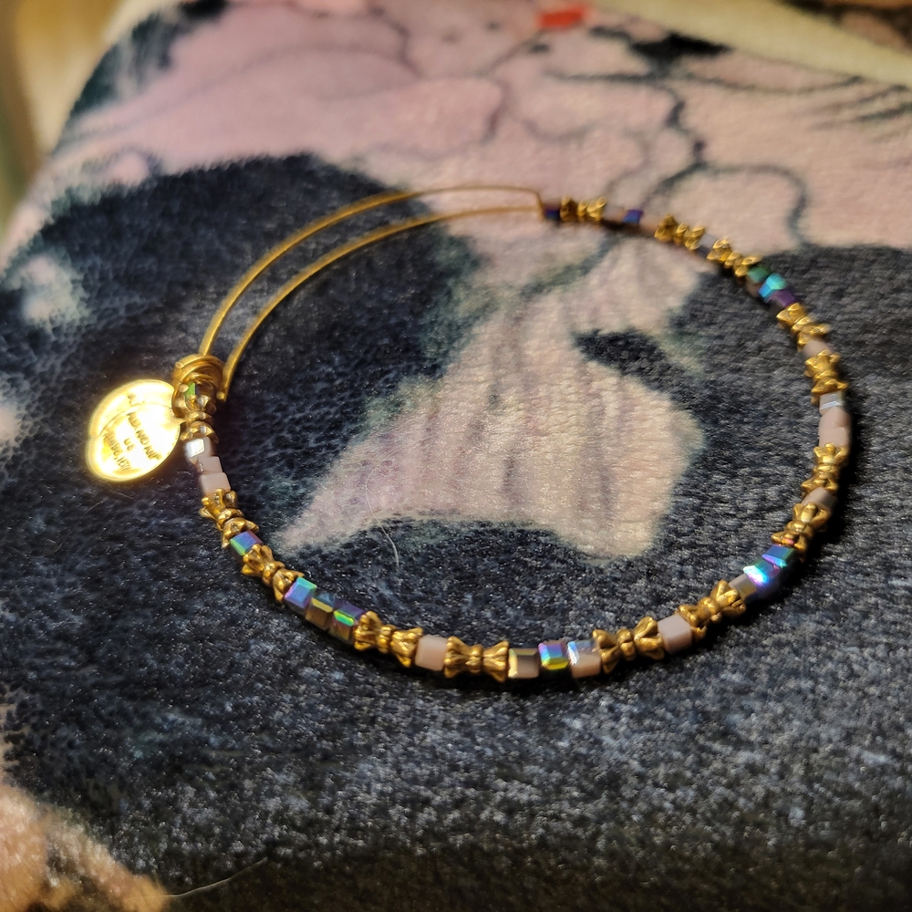 Alex and Ani Chic Adjustable Gold Tone and Purple Beaded Y2K Bracelet